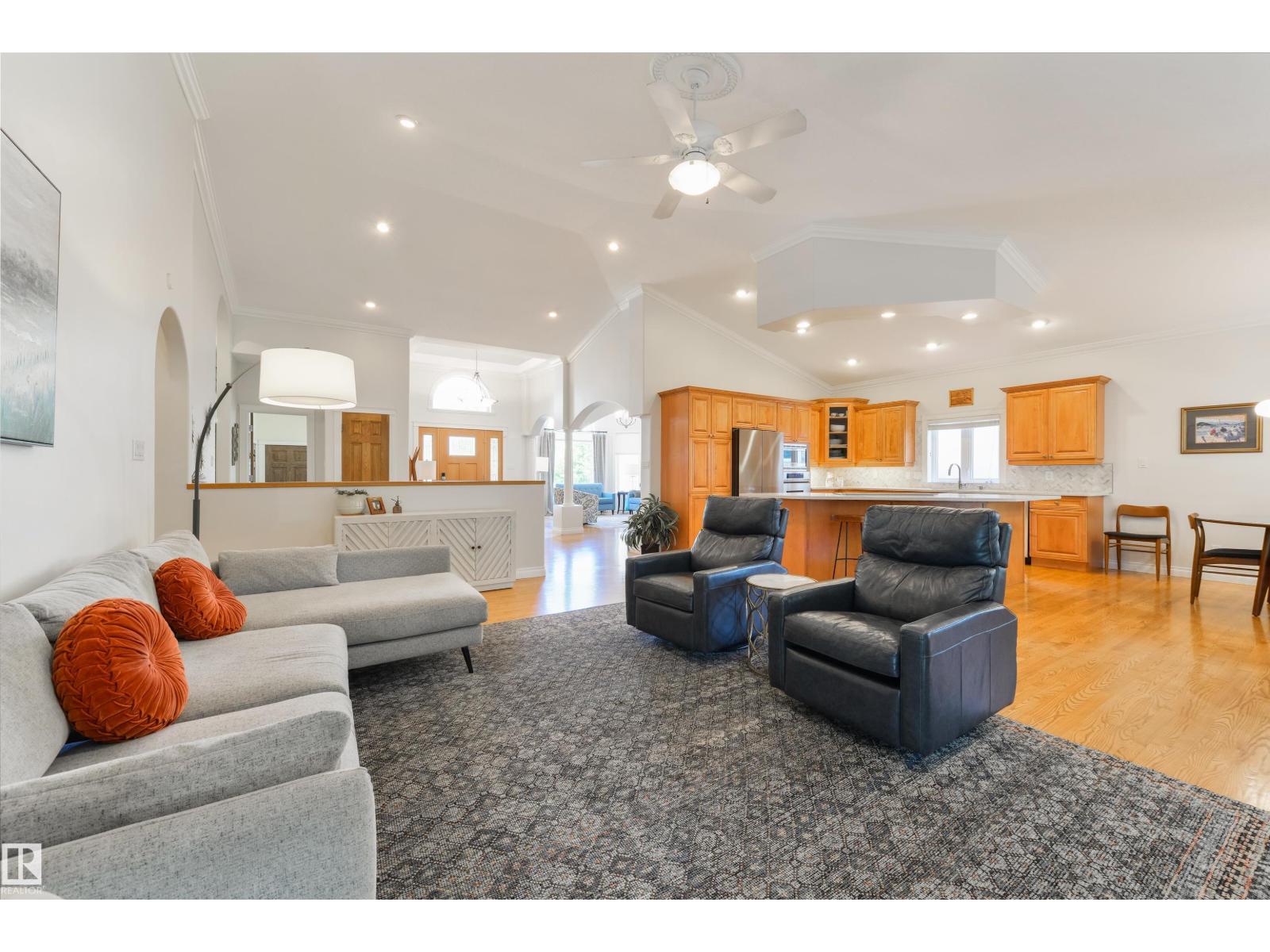 956 Hollingsworth Bend NW, Edmonton, Alberta  T6R 3G8 - Photo 12 - E4495567