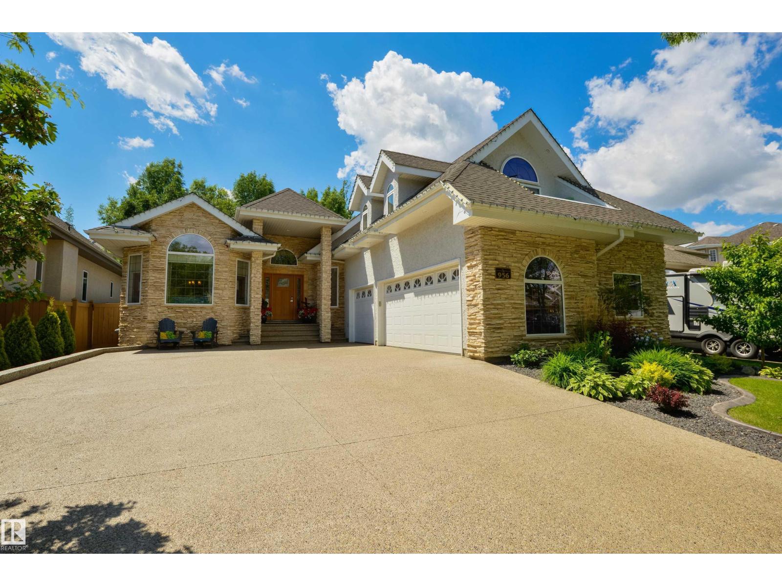 956 Hollingsworth Bend NW, Edmonton, Alberta  T6R 3G8 - Photo 2 - E4495567