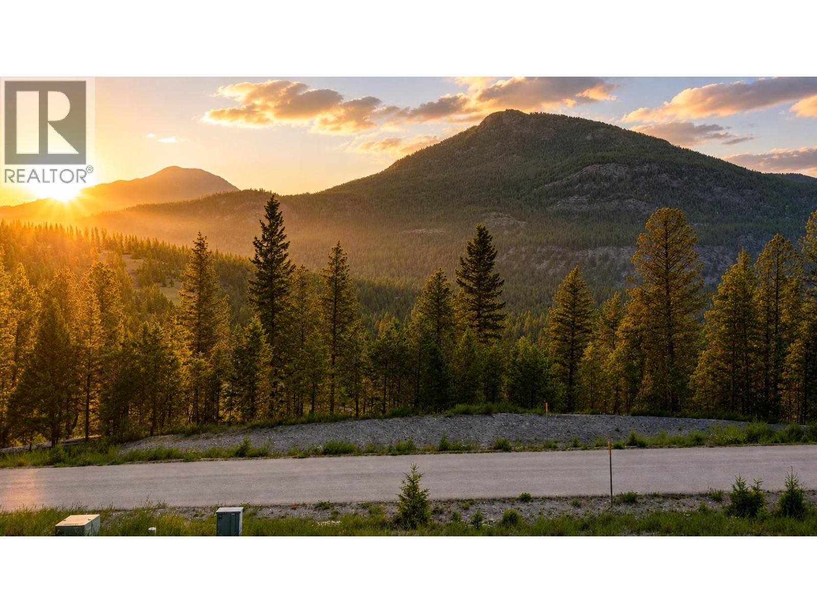 823 Copper Ridge Lane Road, Windermere, British Columbia  V0B 2L0 - Photo 1 - 10392644