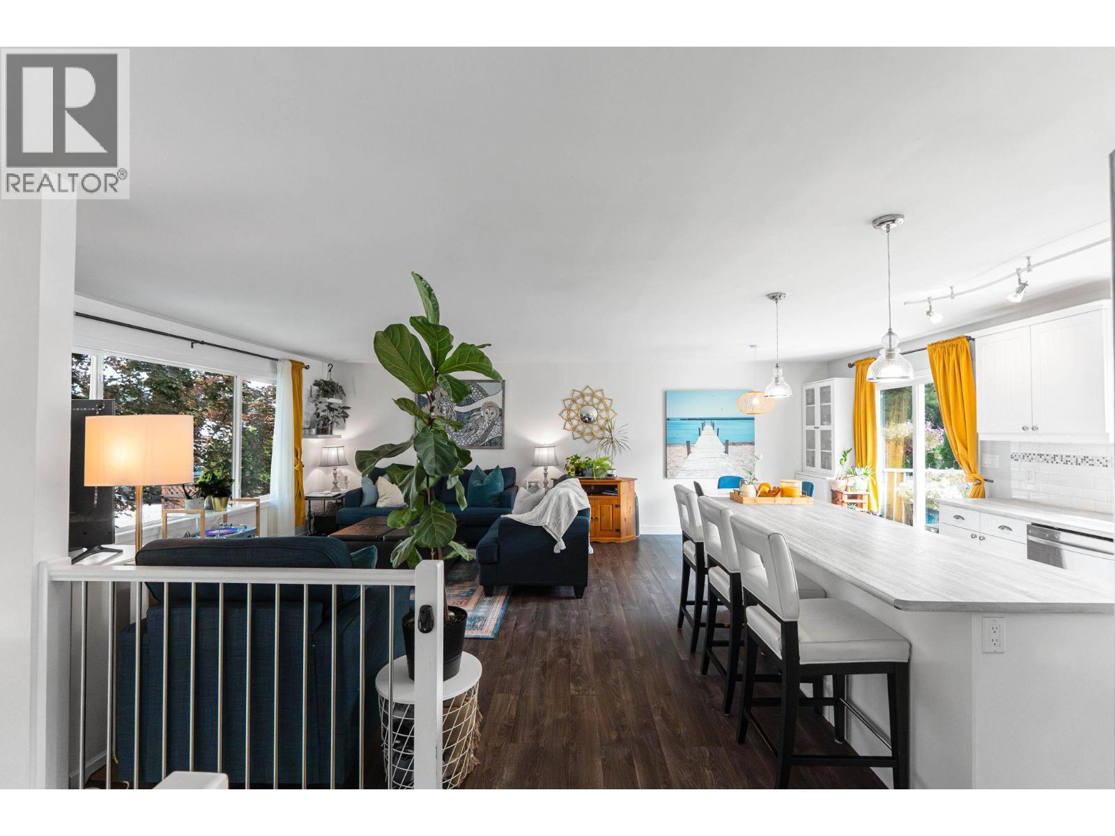 605 Stirling Road, Kelowna, British Columbia  V1X 3X4 - Photo 3 - 10392596