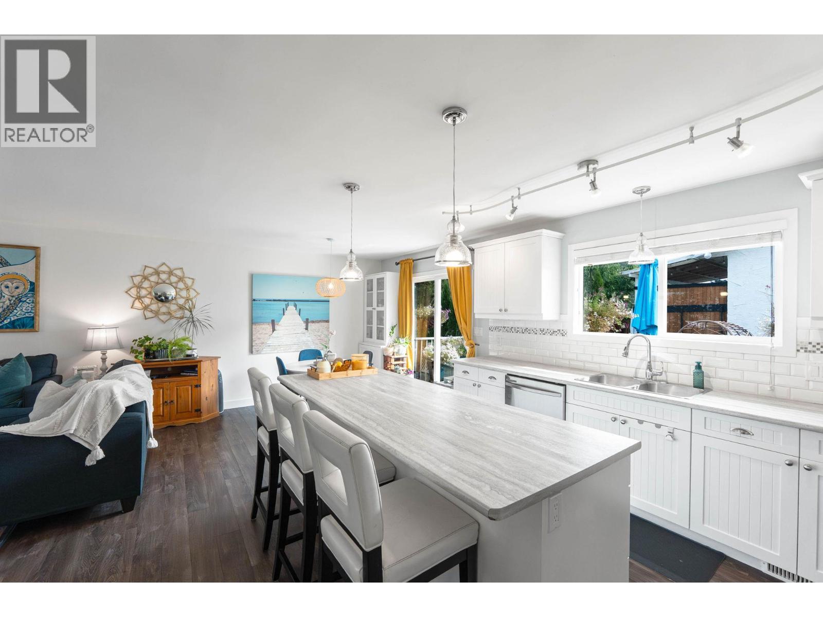 605 Stirling Road, Kelowna, British Columbia  V1X 3X4 - Photo 4 - 10392596
