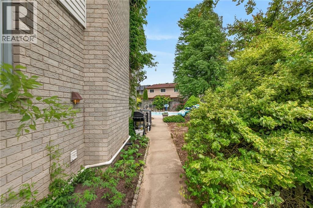 7 Corsica Court, Hamilton, Ontario  L9B 2E2 - Photo 43 - 40840467