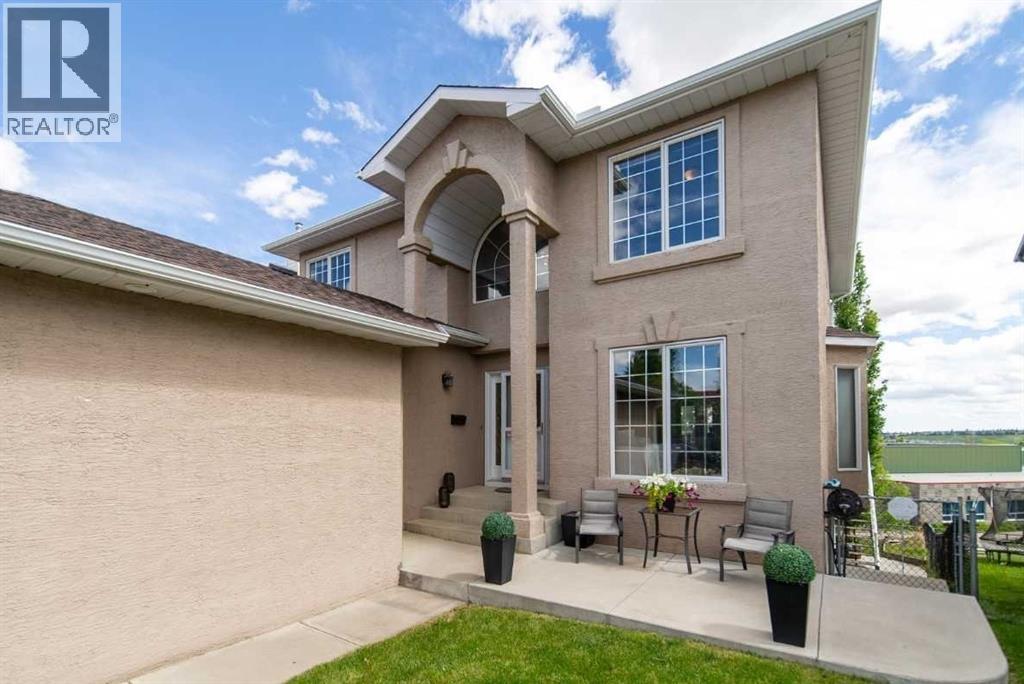360 Hidden Ranch Circle NW, Calgary, Alberta  T3A 5R3 - Photo 2 - A2317952