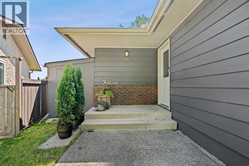 331 Midglen Place Se, Calgary, Alberta  T2X 1H8 - Photo 2 - A2322331