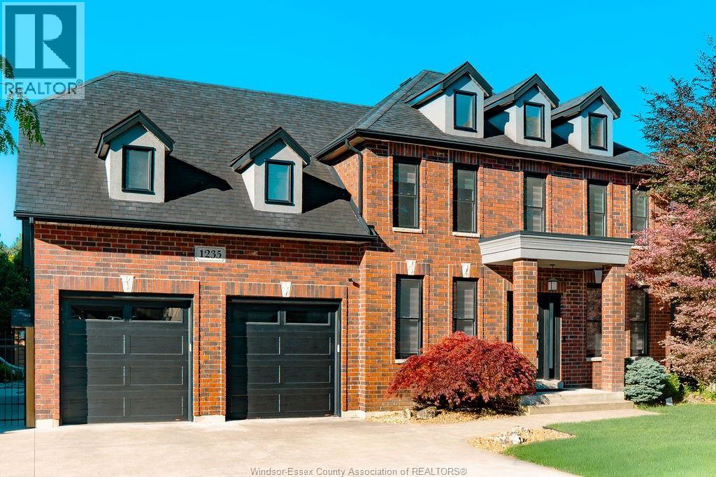 1235 Maple, LaSalle, Ontario