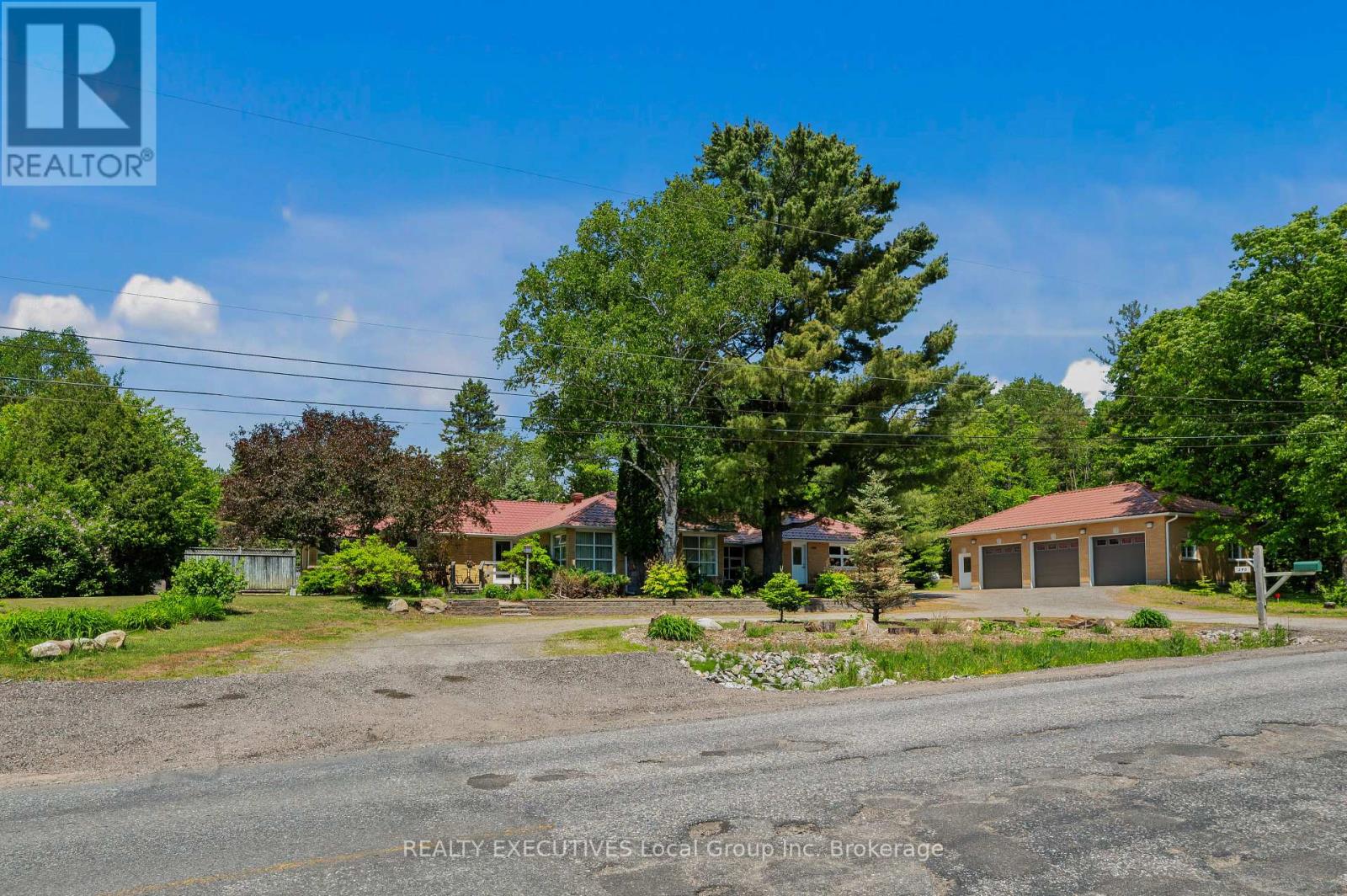 390 Cedar Heights Road W, North Bay, Ontario  P1B 8G3 - Photo 1 - X13488212