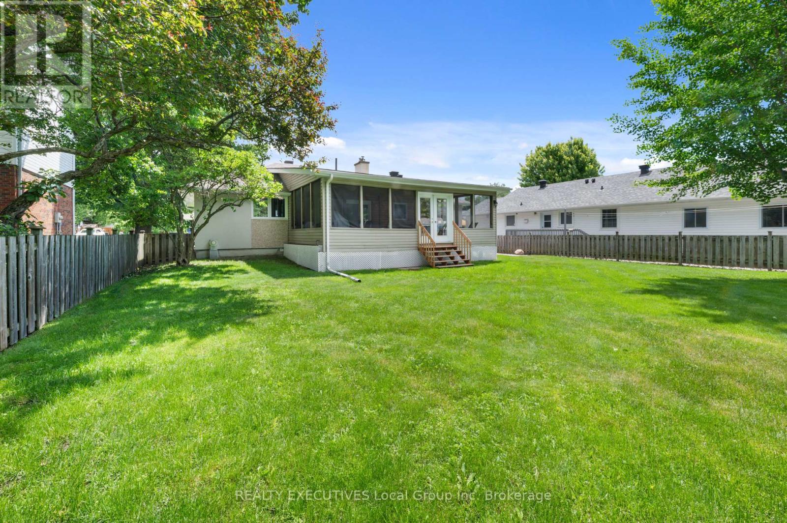 1452 Pinegrove Crescent, North Bay, Ontario  P1B 4P8 - Photo 2 - X13488716