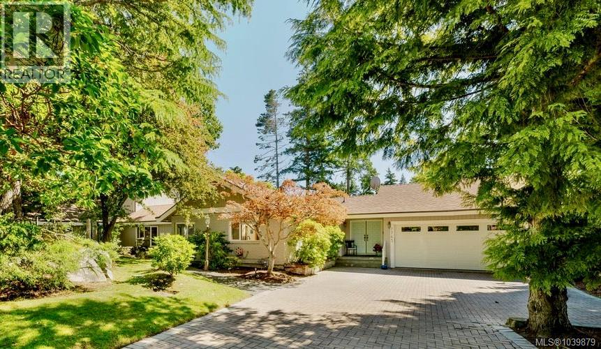 2763 Arbutus Rd, saanich, British Columbia