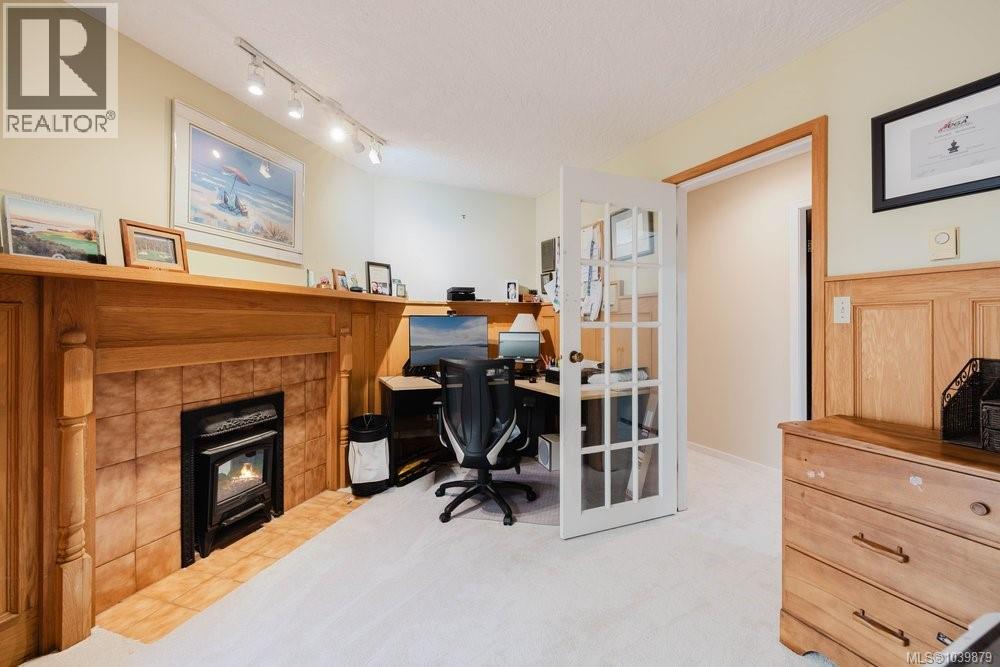 2763 Arbutus Rd, Saanich, British Columbia  V8N 5X8 - Photo 27 - 1039879