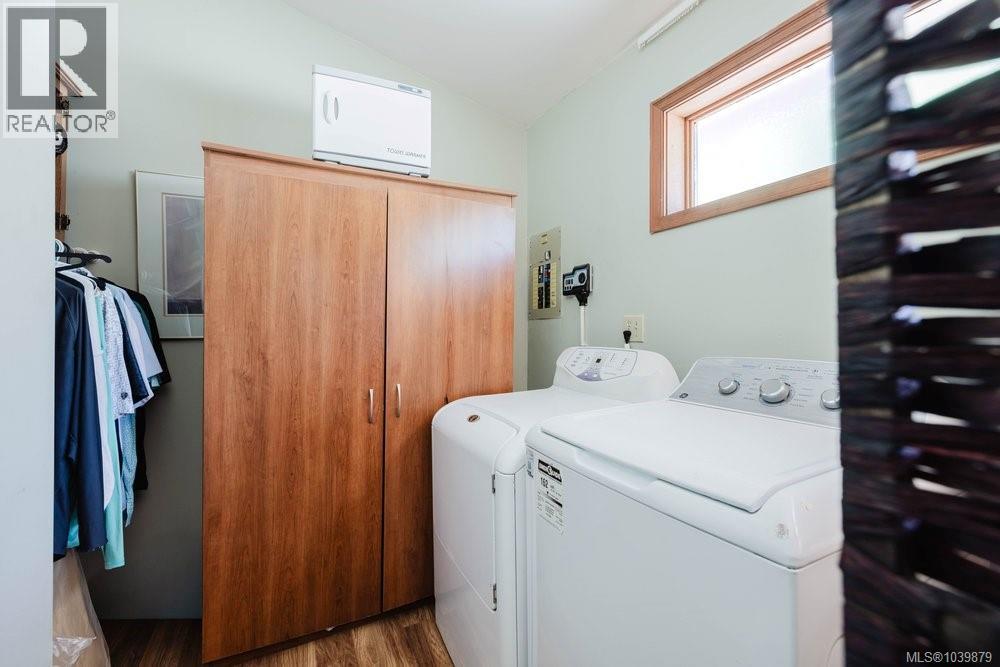 2763 Arbutus Rd, Saanich, British Columbia  V8N 5X8 - Photo 34 - 1039879