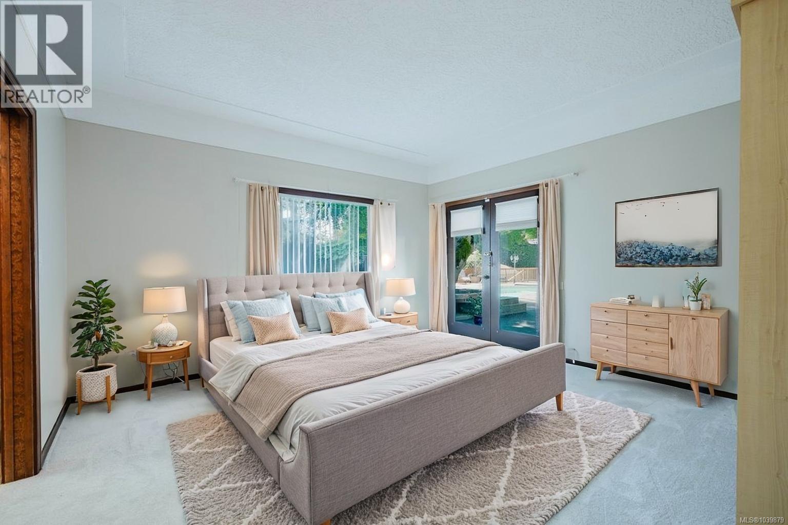 2763 Arbutus Rd, Saanich, British Columbia  V8N 5X8 - Photo 38 - 1039879