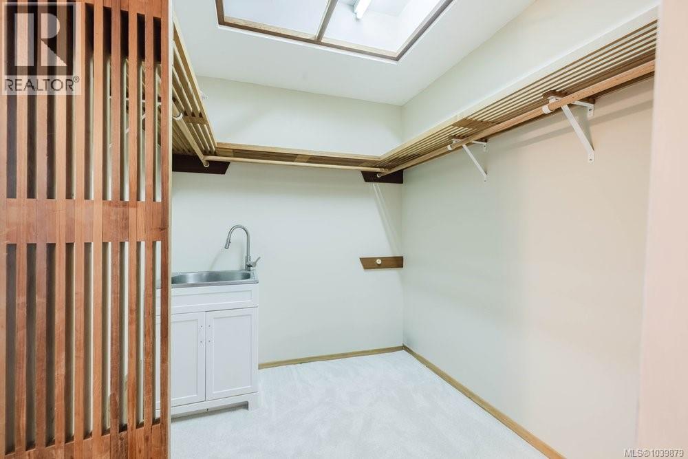 2763 Arbutus Rd, Saanich, British Columbia  V8N 5X8 - Photo 42 - 1039879