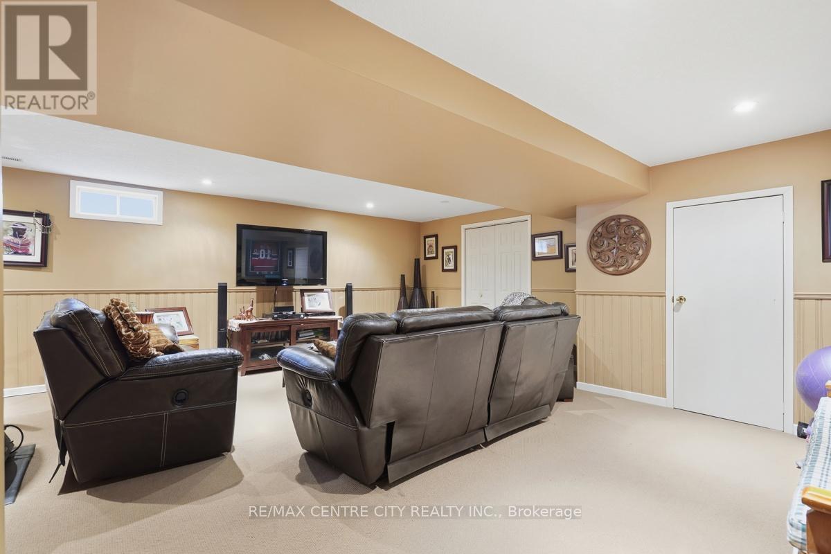 264 Blue Forest Place, London North, Ontario  N6G 4H7 - Photo 35 - X13487852
