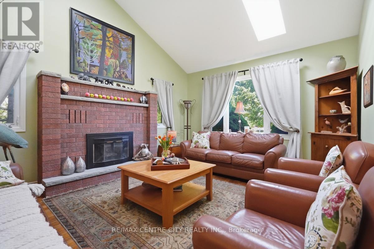 264 Blue Forest Place, London North, Ontario  N6G 4H7 - Photo 6 - X13487852