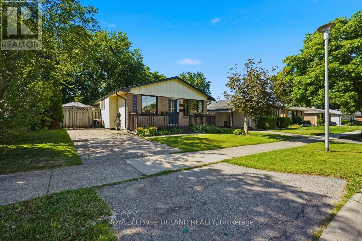 138 Fennell Crescent, London South, Ontario  N6E 2E3 - Photo 3 - X13489518
