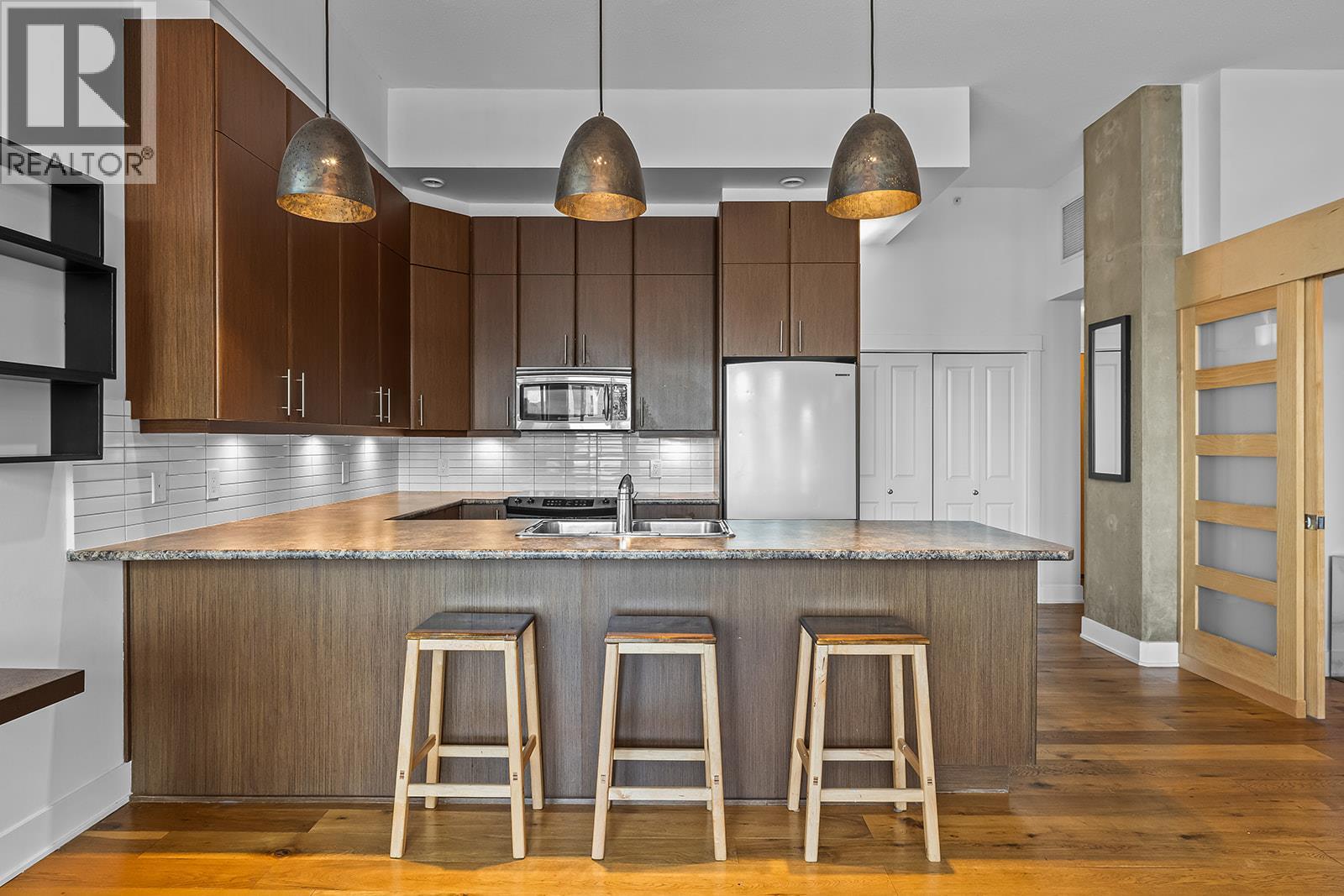 1329 Ellis Street Unit# 204, Kelowna, British Columbia  V1Y 9X5 - Photo 2 - 10384667