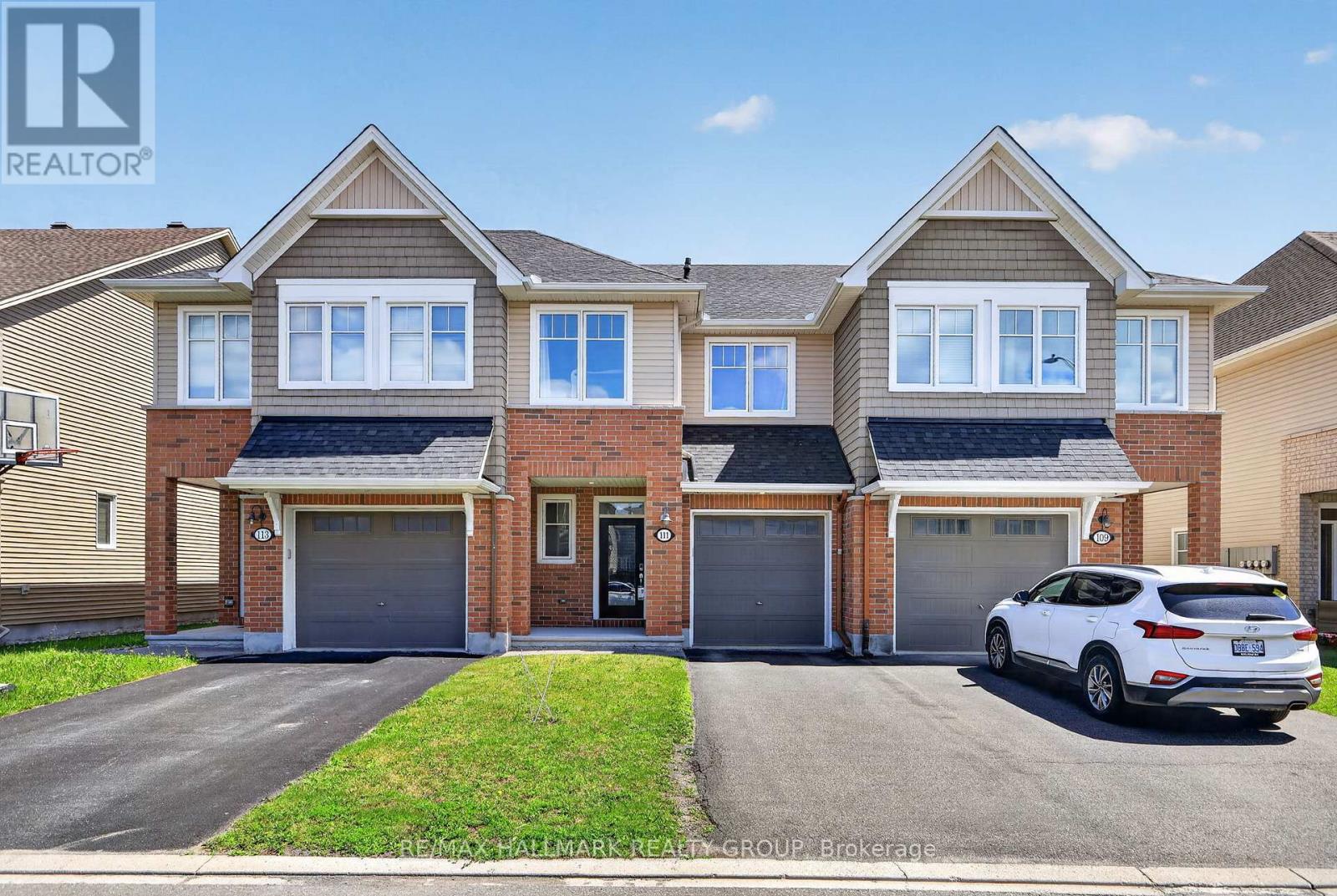 111 Eric Maloney Way, Ottawa, Ontario  K1T 0R2 - Photo 2 - X13487908