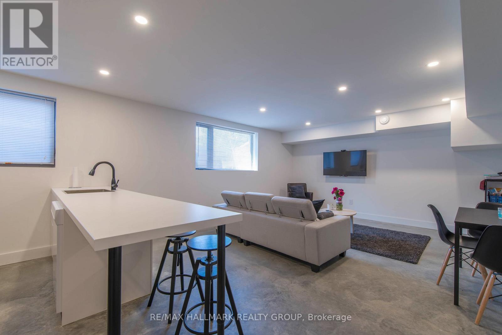 Lower - 49 Chippewa Avenue, Ottawa, Ontario  K2G 1X8 - Photo 3 - X13488268