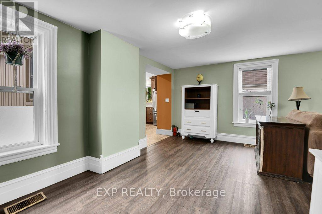 136 Park Street, Brockville, Ontario  K6V 2G9 - Photo 14 - X13489196