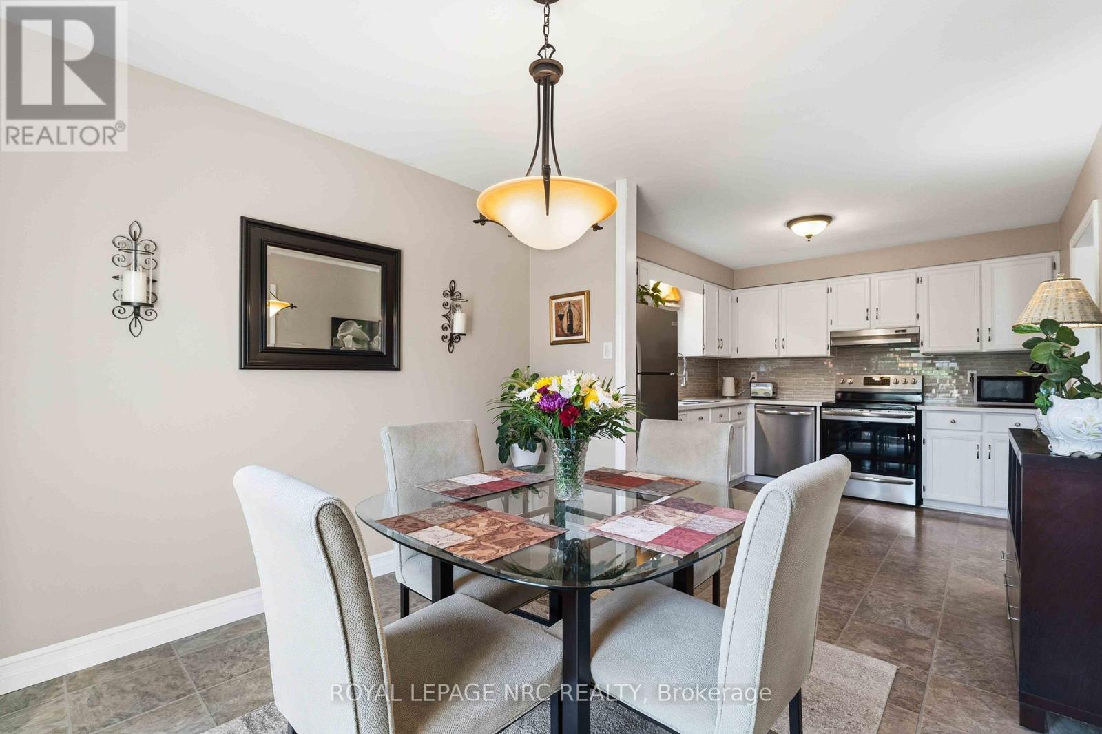 7 Naples Court, Thorold, Ontario  L2V 4S7 - Photo 13 - X13488854