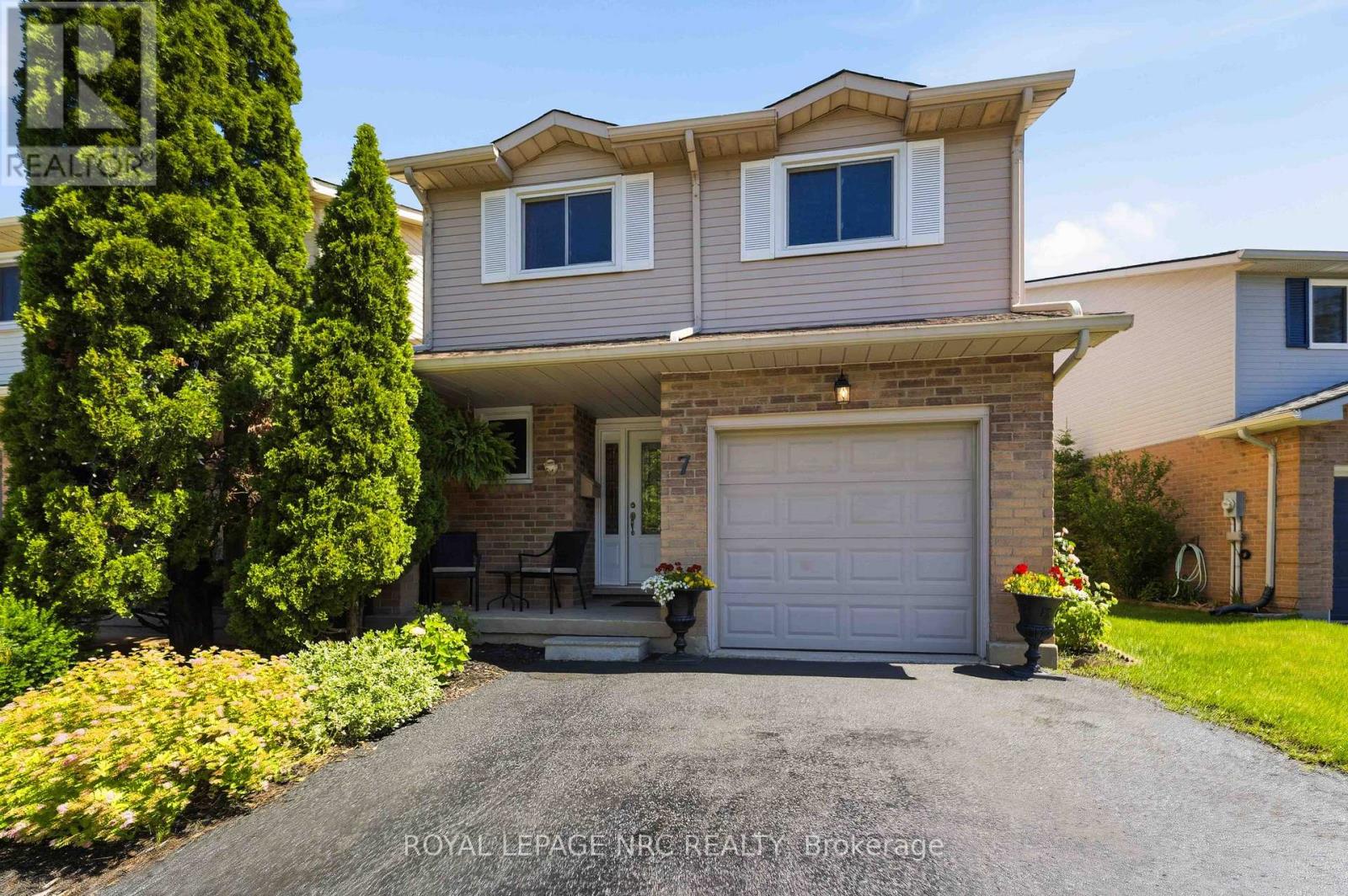 7 Naples Court, Thorold, Ontario  L2V 4S7 - Photo 4 - X13488854