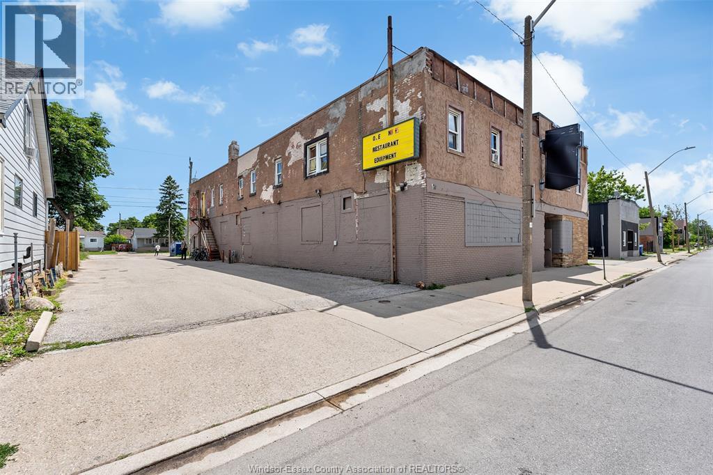 1636 Drouillard, Windsor, Ontario  N8Y 2S3 - Photo 2 - 26015118