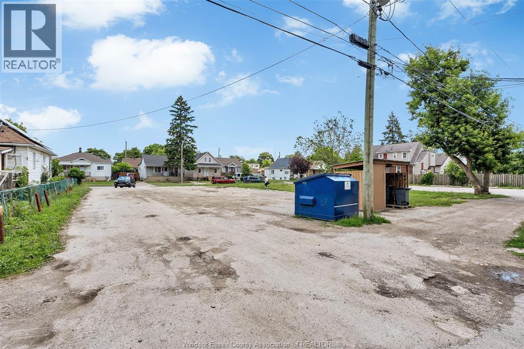 1636 Drouillard, Windsor, Ontario  N8Y 2S3 - Photo 3 - 26015118