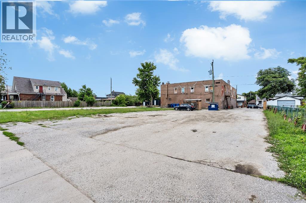 1636 Drouillard, Windsor, Ontario  N8Y 2S3 - Photo 4 - 26015118