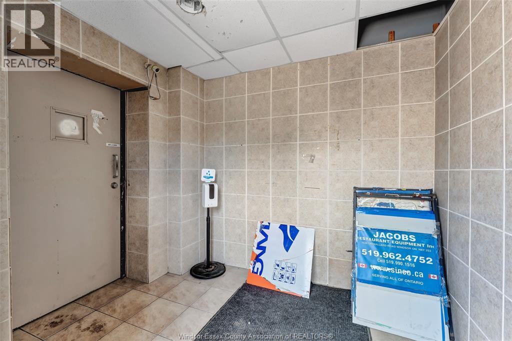 1636 Drouillard, Windsor, Ontario  N8Y 2S3 - Photo 8 - 26015118