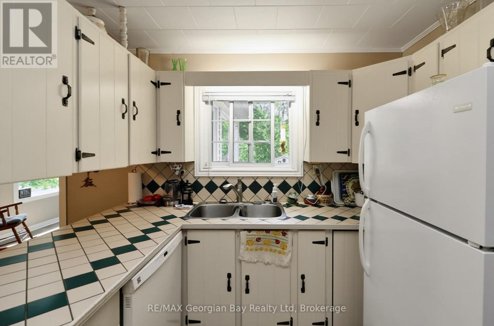 511 Camilla Street, Tay (Port Mcnicoll), Ontario  L0K 1R0 - Photo 8 - S13488706