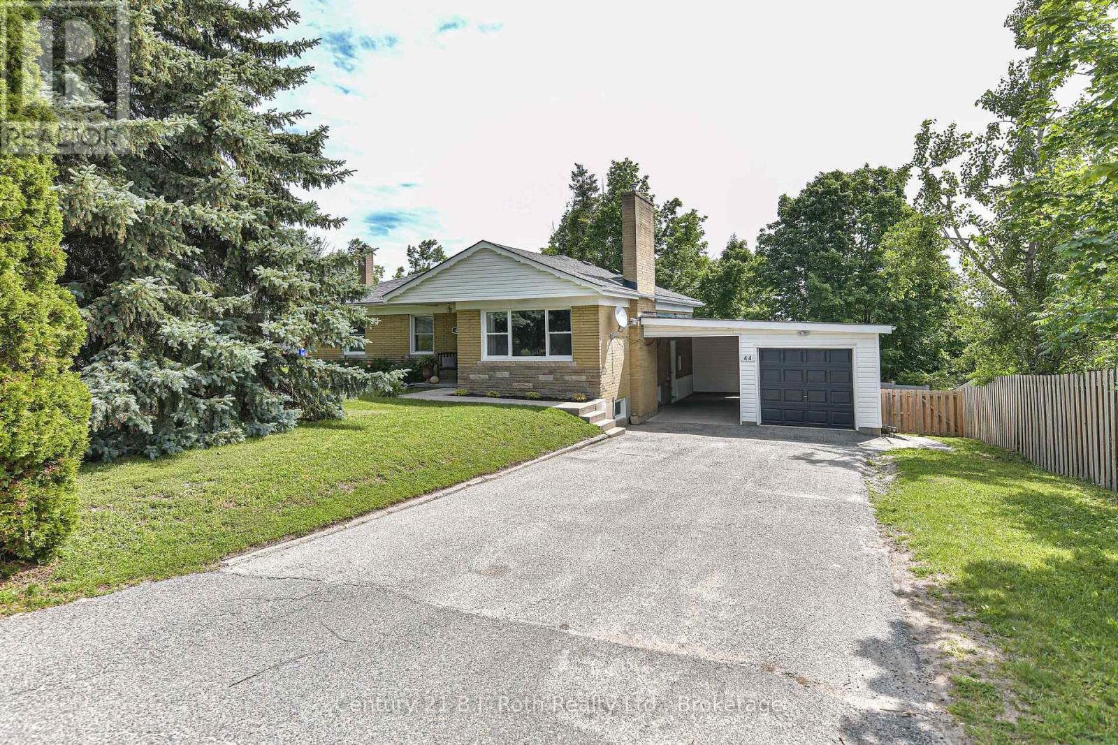 44 Charles Road, Orillia, Ontario L3V 3H4 - Photo 1 - S13489208