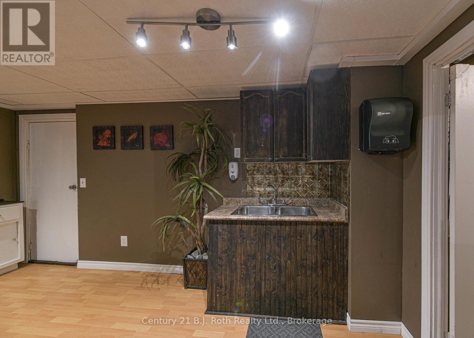 44 Charles Road, Orillia, Ontario L3V 3H4 - Photo 38 - S13489208