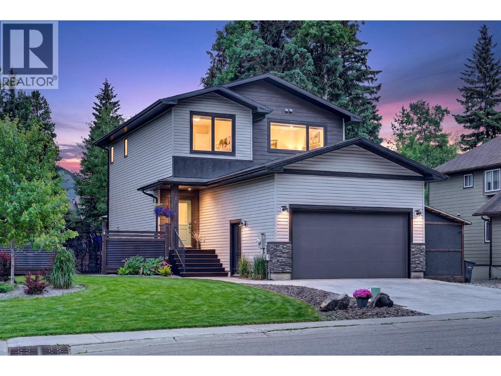 1385 CYPRESS Drive, Sparwood, British Columbia