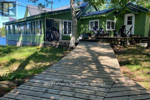 B256 CROOKED ISLAND, The Archipelago, Ontario