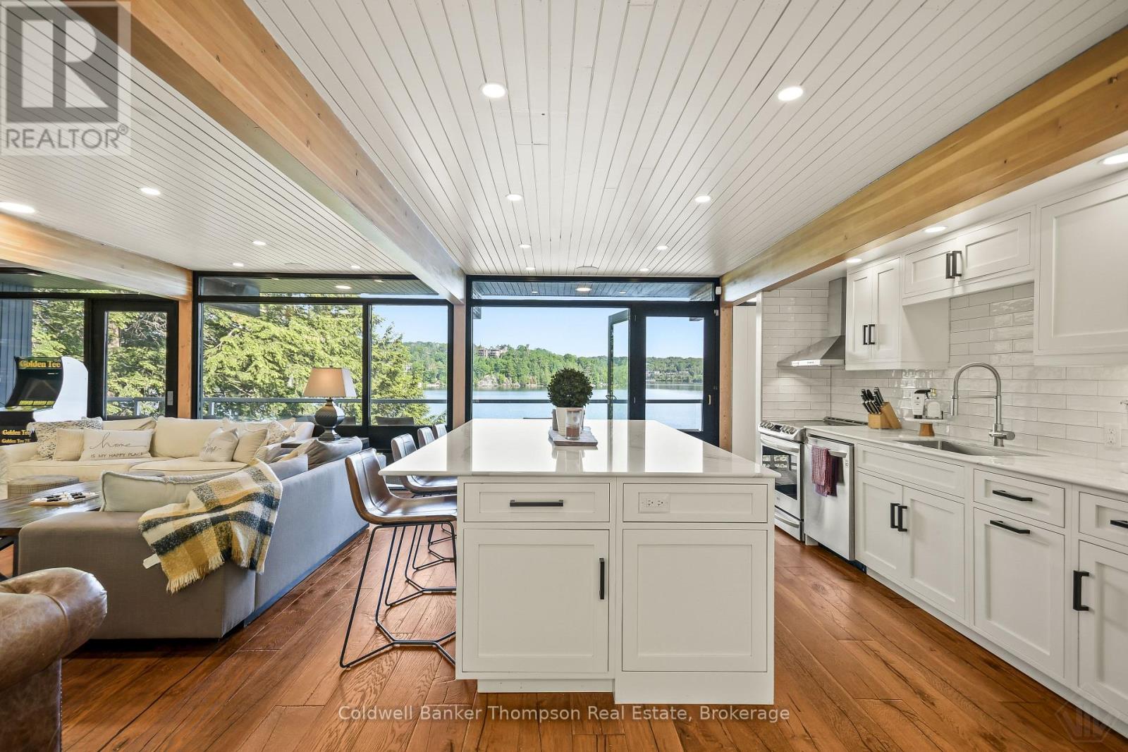 1053 Hemlock Point Lane, Lake Of Bays, Ontario P1H 2J6 - Photo 4 - X13487942