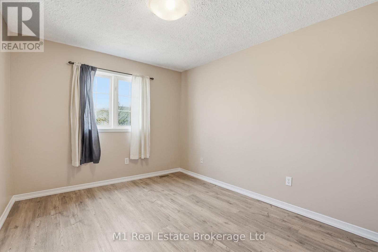 8 Ralston Drive, Guelph (Grange Road), Ontario  N1E 0C3 - Photo 21 - X13488028
