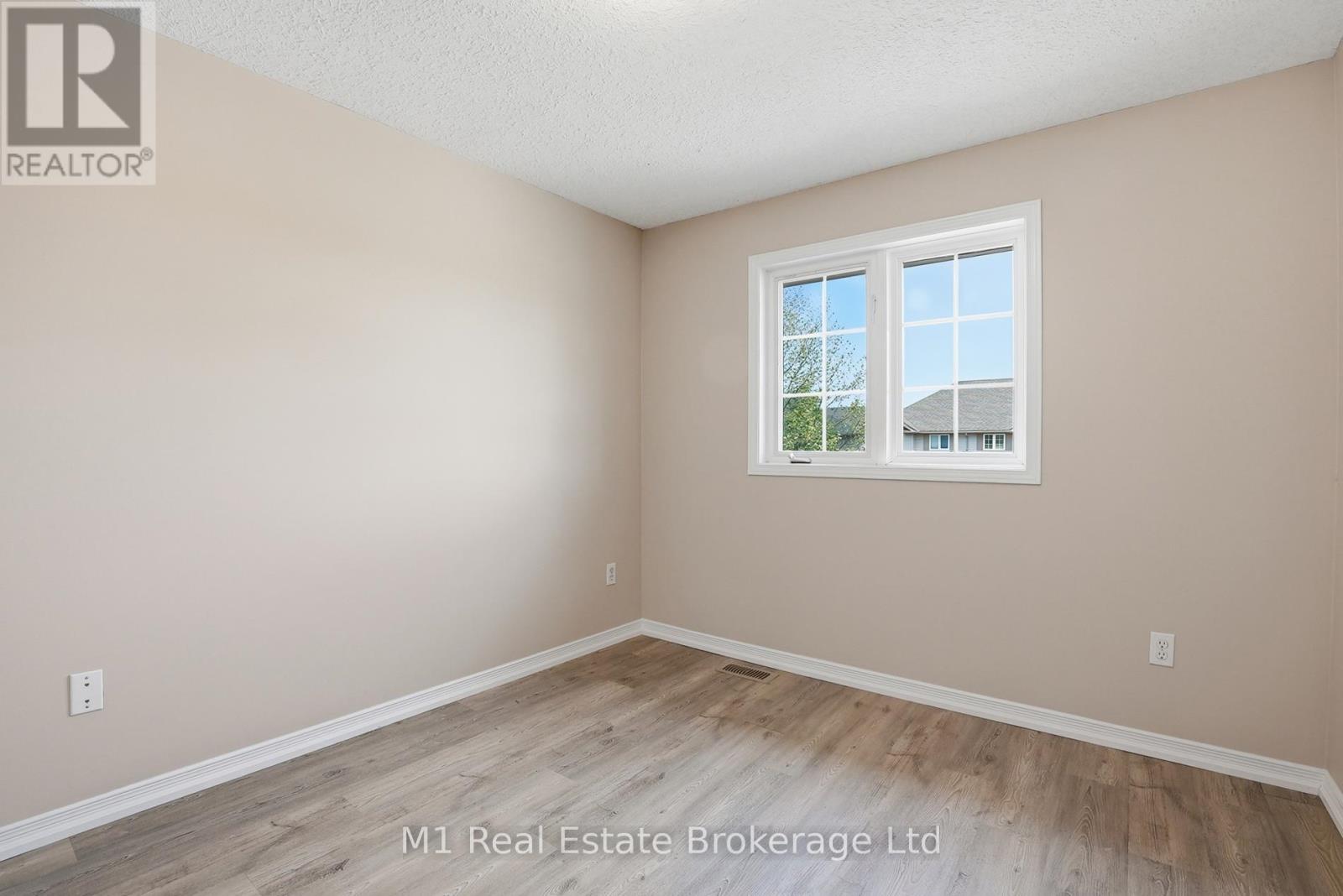 8 Ralston Drive, Guelph (Grange Road), Ontario  N1E 0C3 - Photo 23 - X13488028