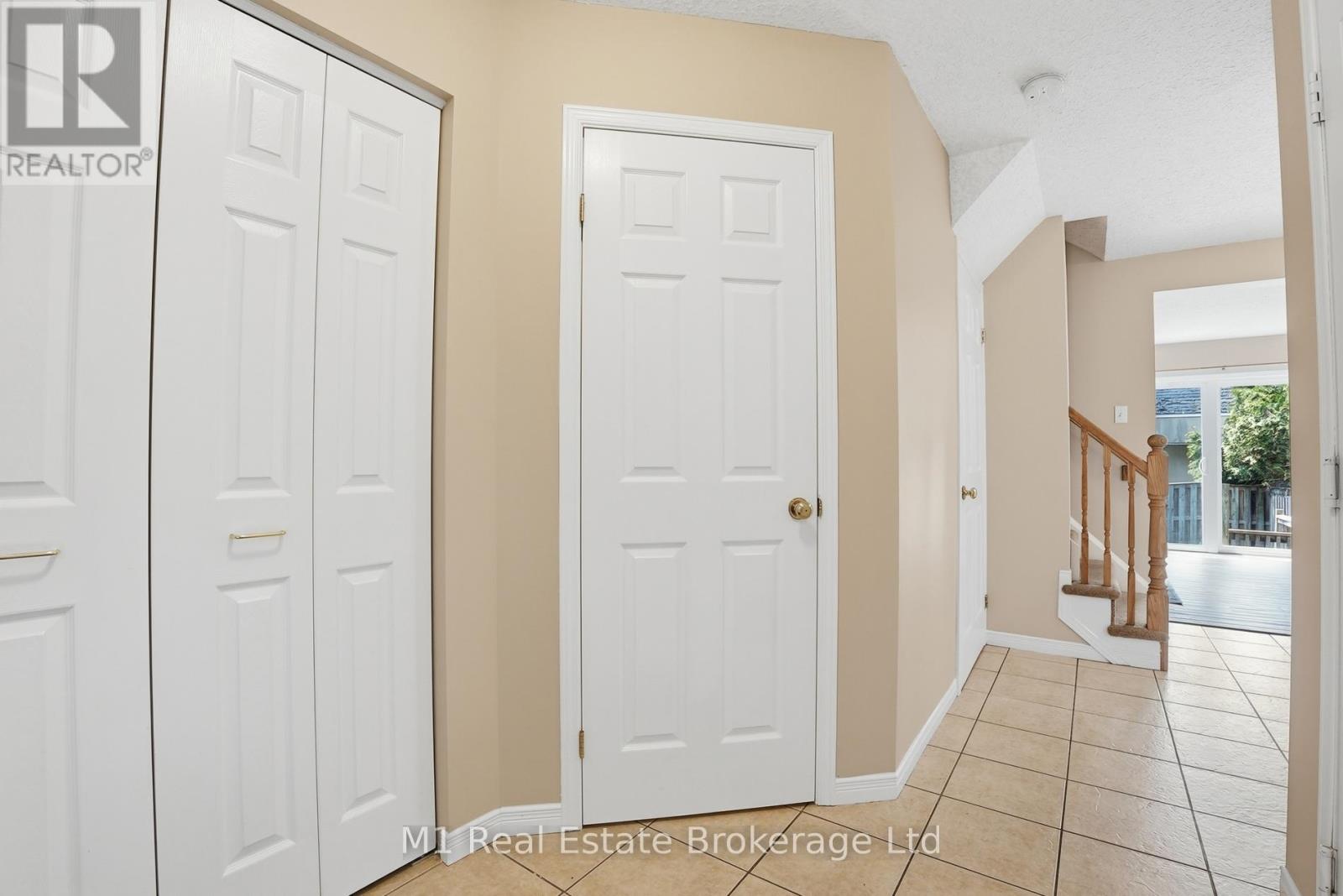 8 Ralston Drive, Guelph (Grange Road), Ontario  N1E 0C3 - Photo 6 - X13488028
