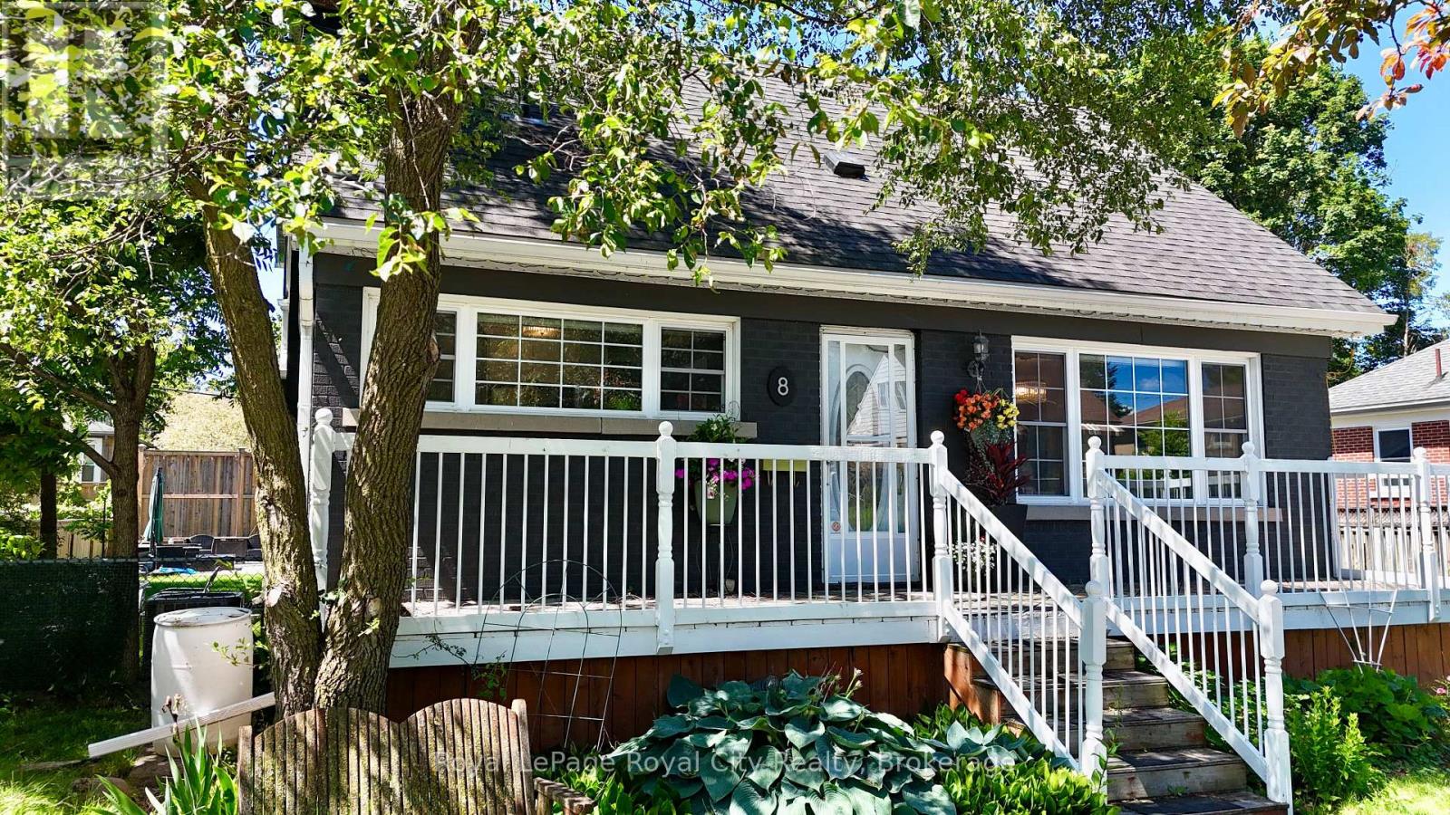 8 Rosewood Avenue, Guelph, Ontario  N1H 5Z9 - Photo 2 - X13488366