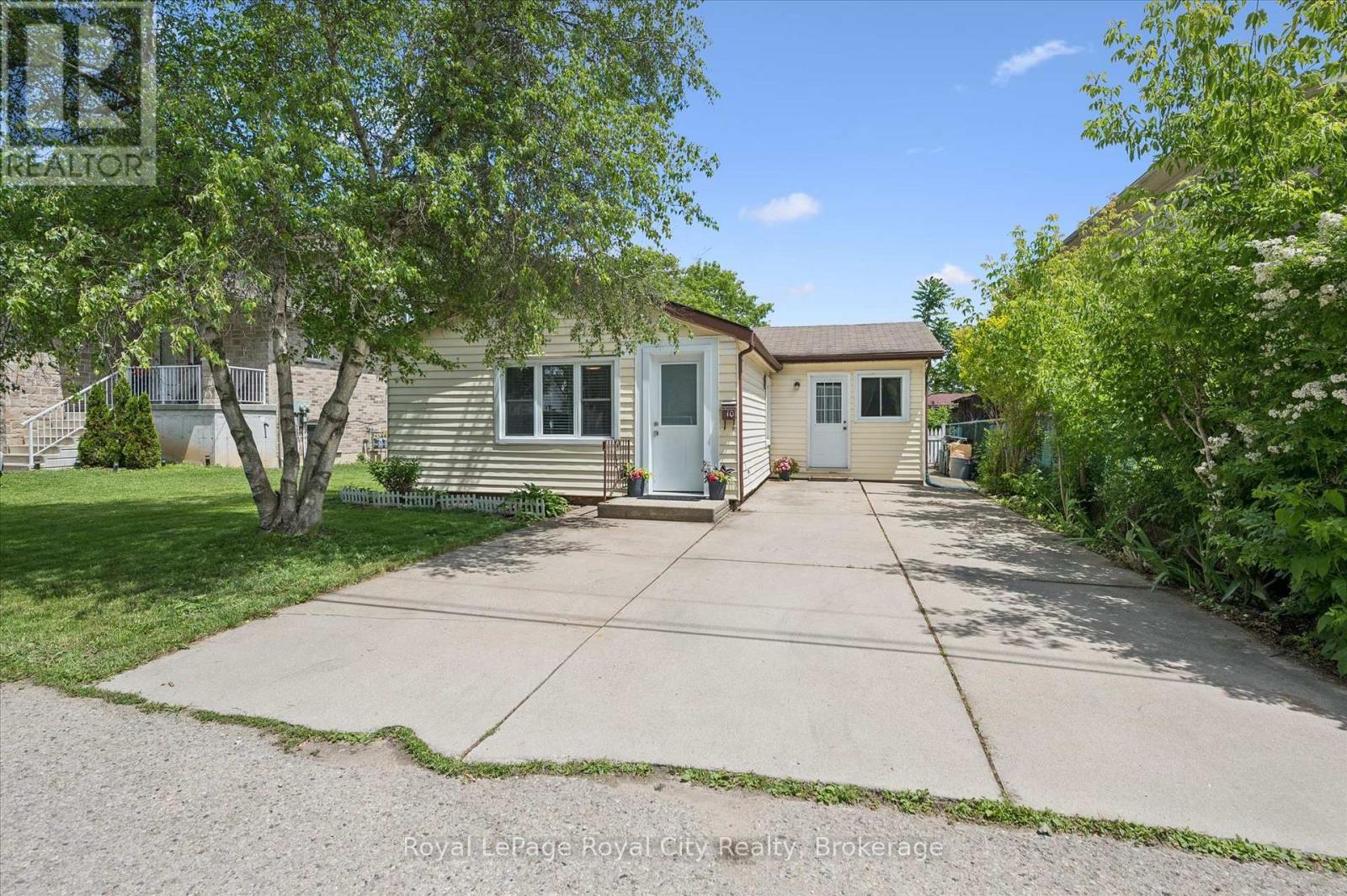 10 Macville Avenue, Kitchener, Ontario  N2K 1T1 - Photo 2 - X13488616