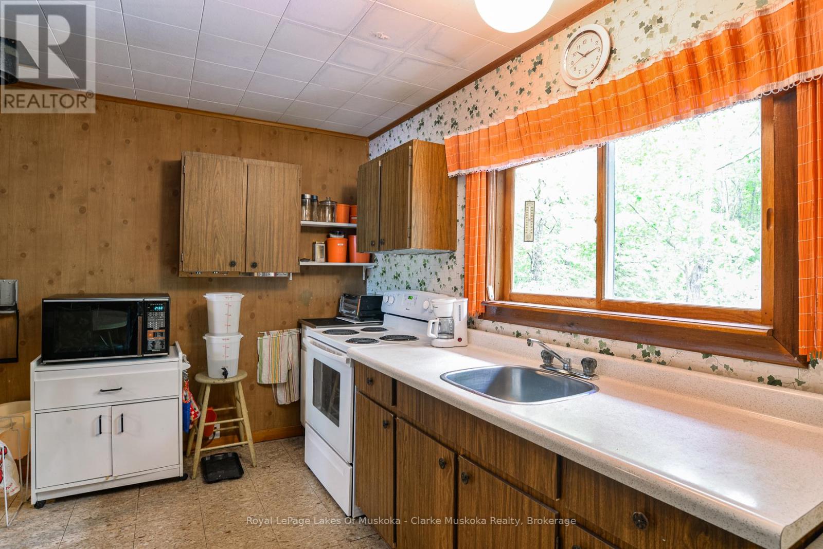 385 Crooked Bay Road, Georgian Bay (Baxter), Ontario  L0K 1S0 - Photo 10 - X13488960