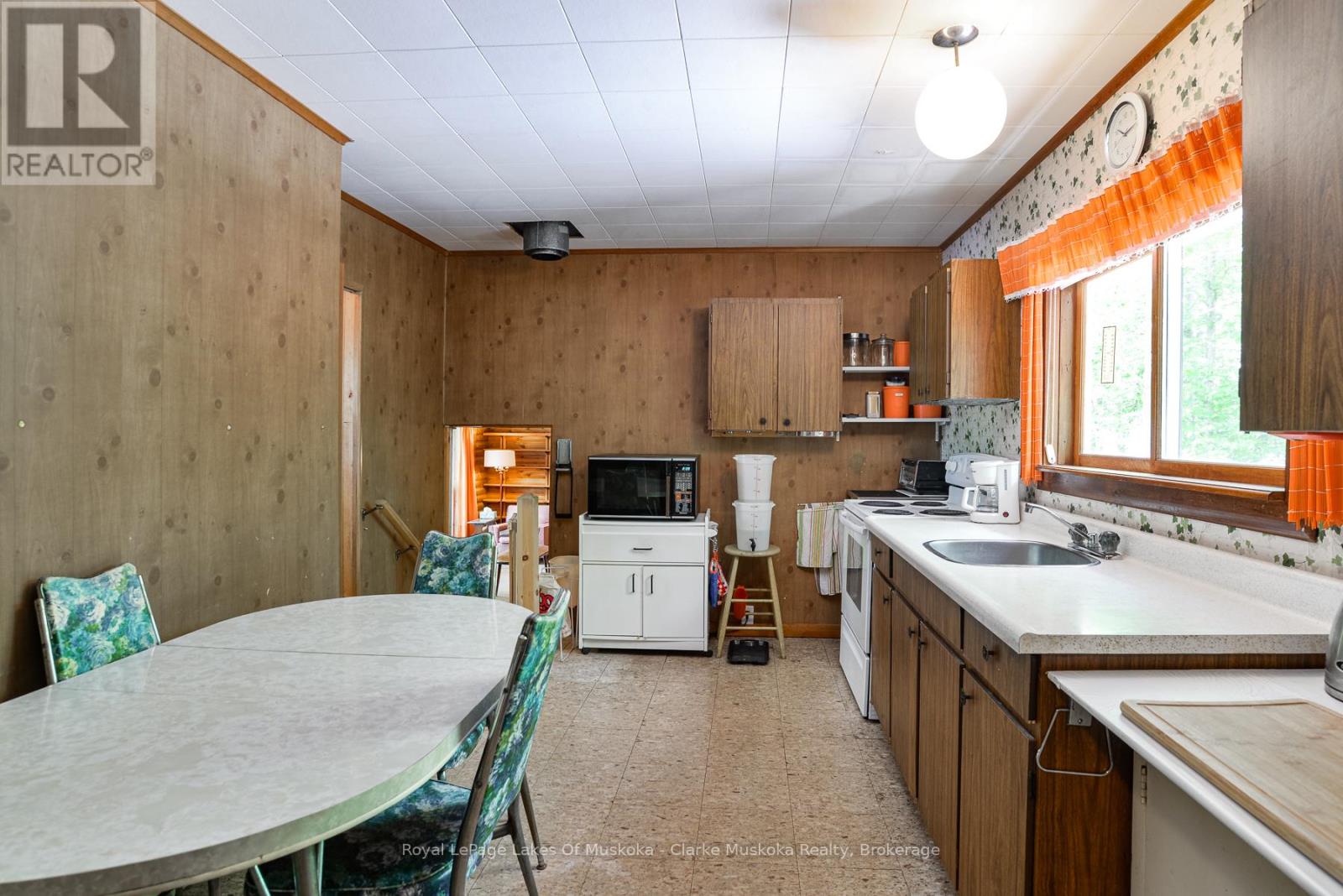 385 Crooked Bay Road, Georgian Bay (Baxter), Ontario  L0K 1S0 - Photo 11 - X13488960