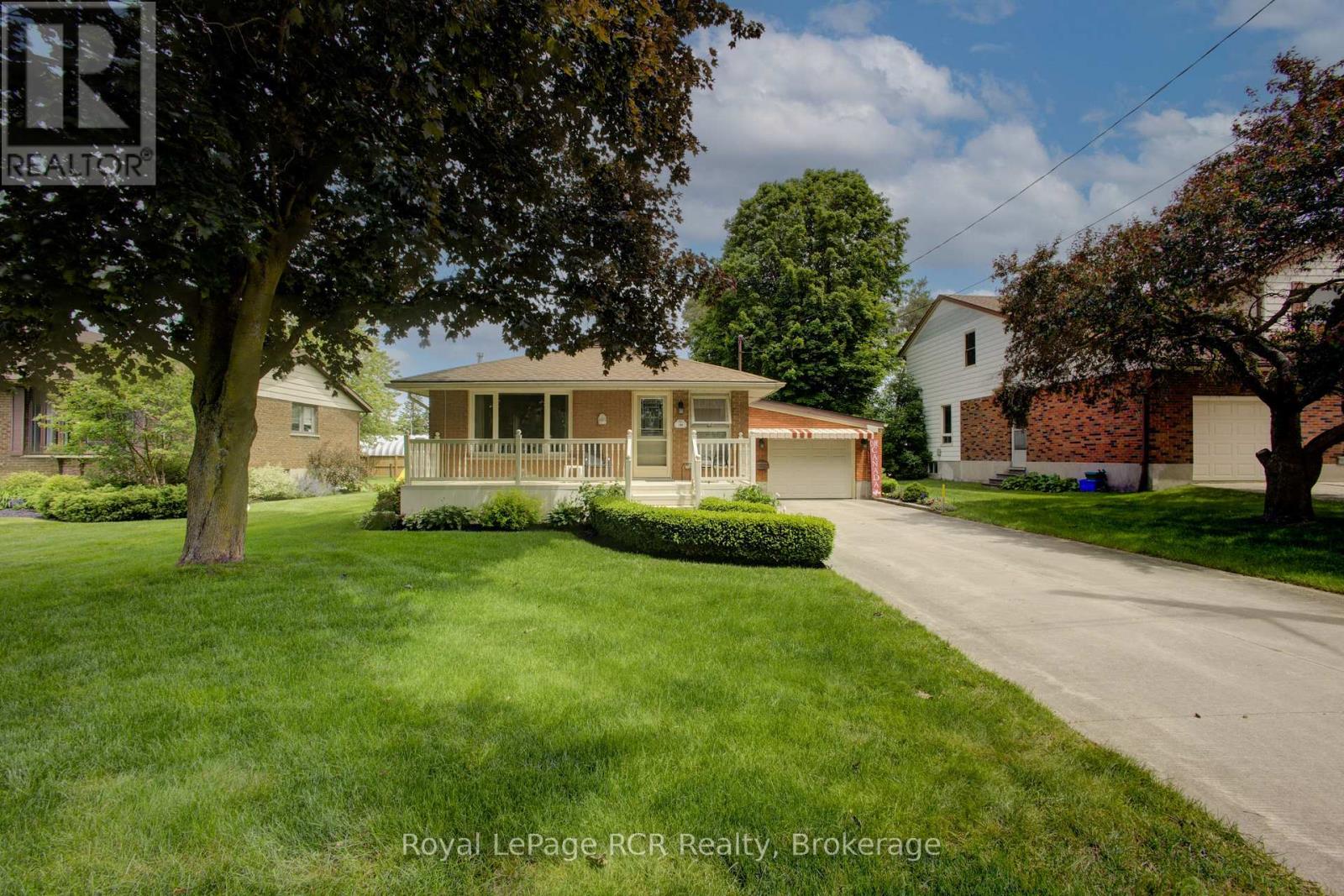 290 Walton Street, Wellington North, Ontario  N0G 1A0 - Photo 2 - X13488972