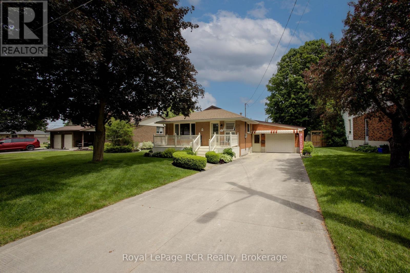 290 Walton Street, Wellington North, Ontario  N0G 1A0 - Photo 3 - X13488972