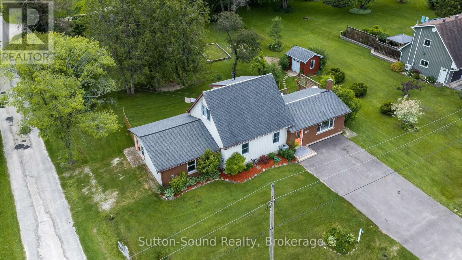 864 16TH STREET W, Georgian Bluffs, Ontario