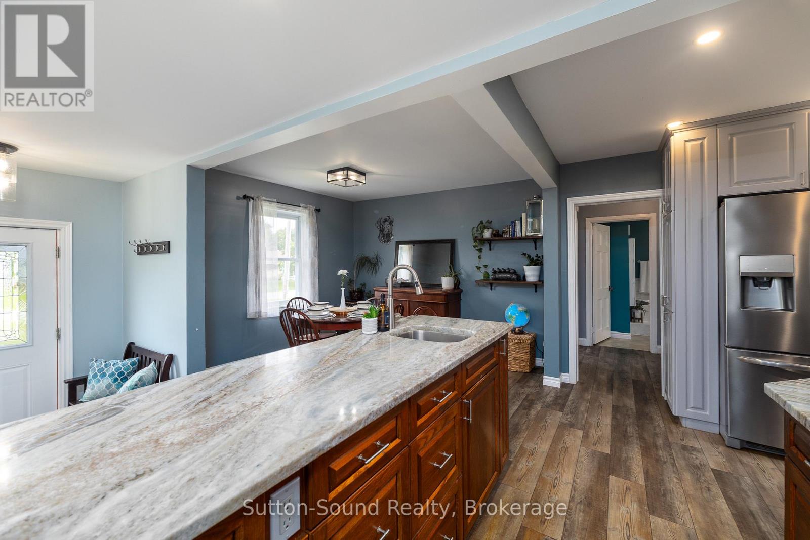 864 16th Street W, Georgian Bluffs, Ontario  N4K 6V5 - Photo 11 - X13489182