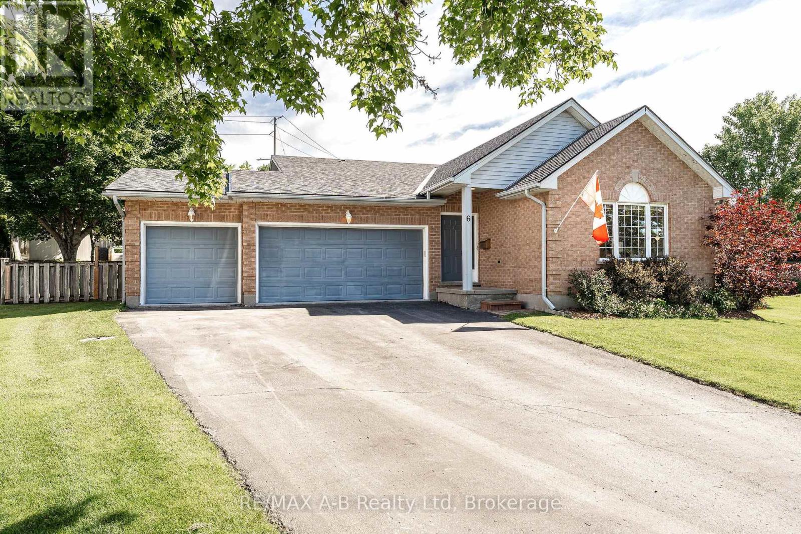 6 Meadowridge Court, St. Marys, Ontario  N4X 1E7 - Photo 2 - X13489494