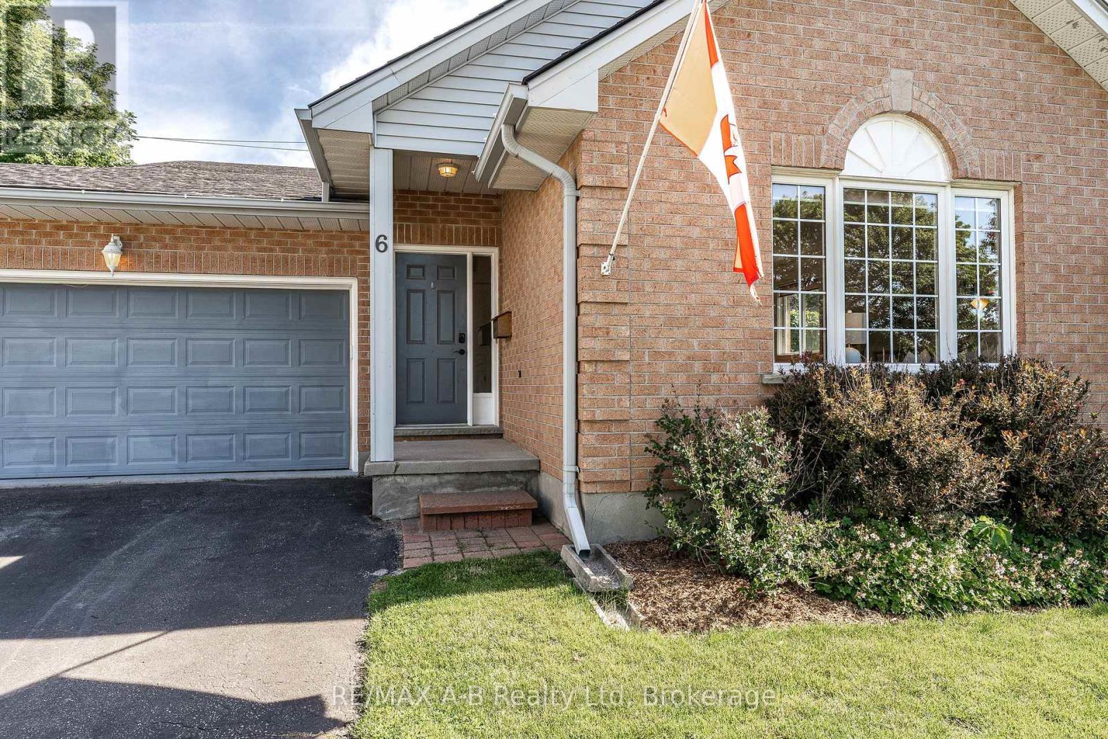 6 Meadowridge Court, St. Marys, Ontario  N4X 1E7 - Photo 4 - X13489494