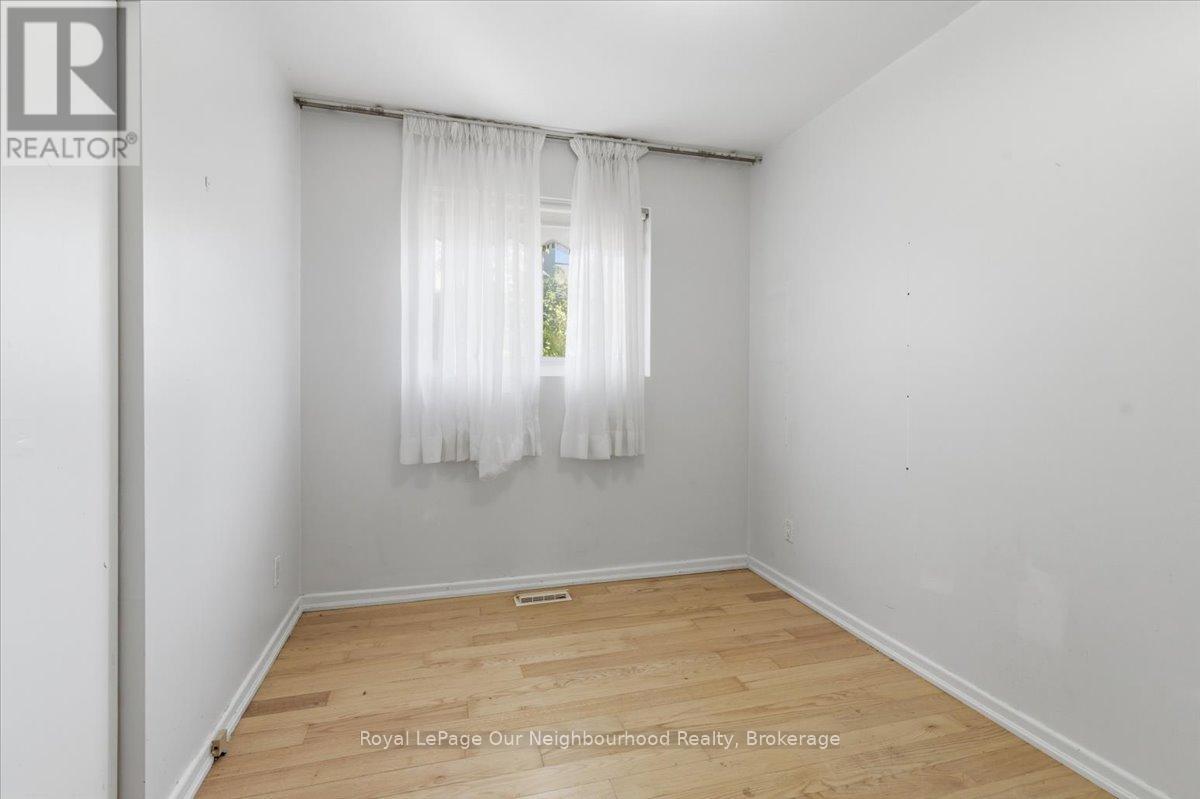 16 Tweedrock Crescent, Toronto, Ontario  M1E 4L5 - Photo 9 - E13487820