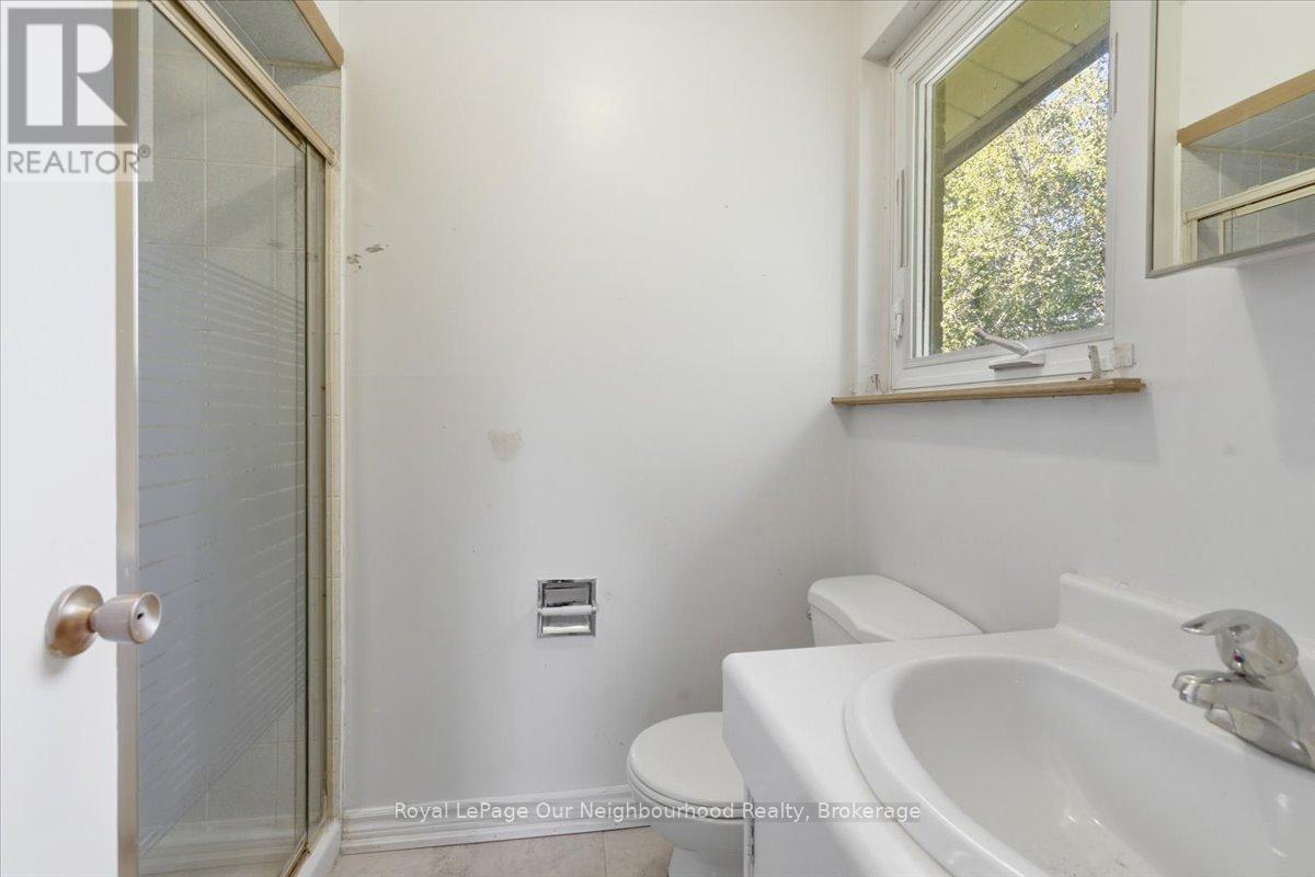16 Tweedrock Crescent, Toronto, Ontario  M1E 4L5 - Photo 11 - E13487820